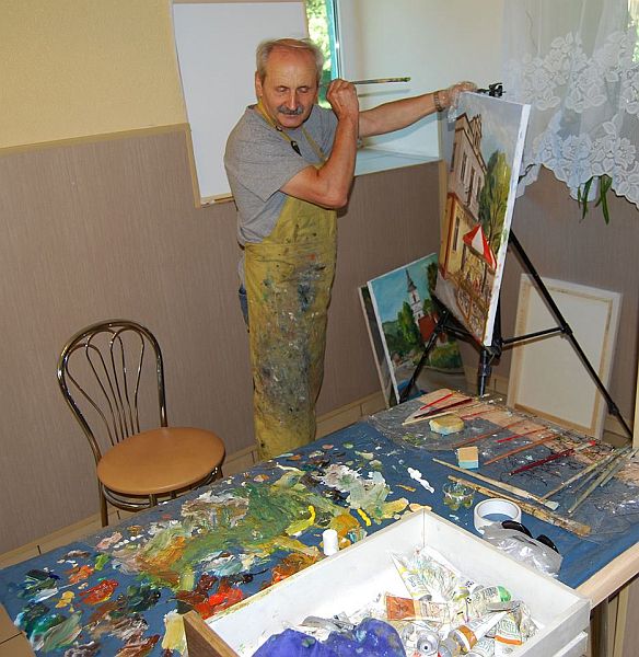 Andrzej słucha.jpg