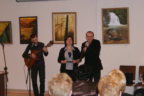 grupa śpiewajśąca 2.JPG